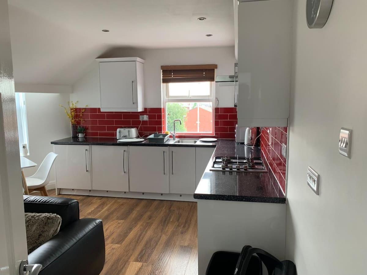 Modern Apartment Close To City Centre With Parking Leeds  Dış mekan fotoğraf