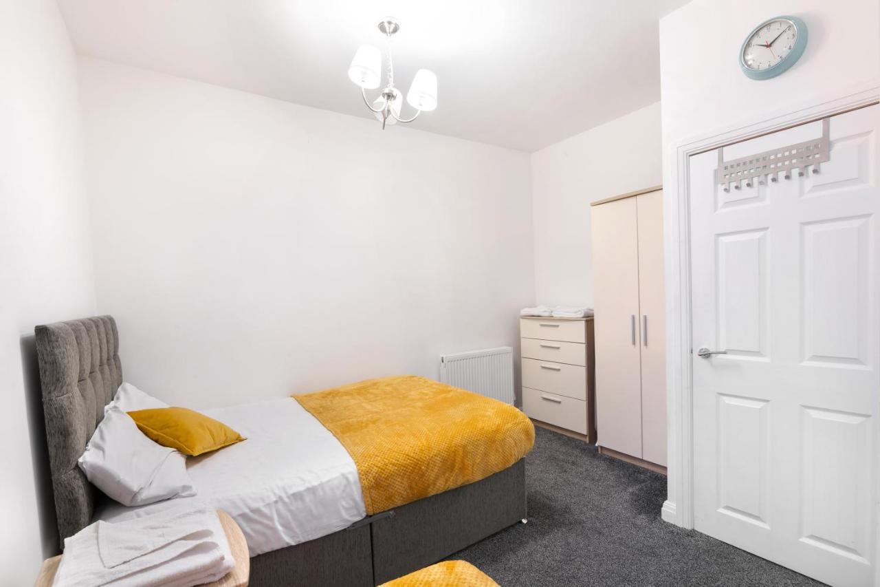 Modern Apartment Close To City Centre With Parking Leeds  Dış mekan fotoğraf
