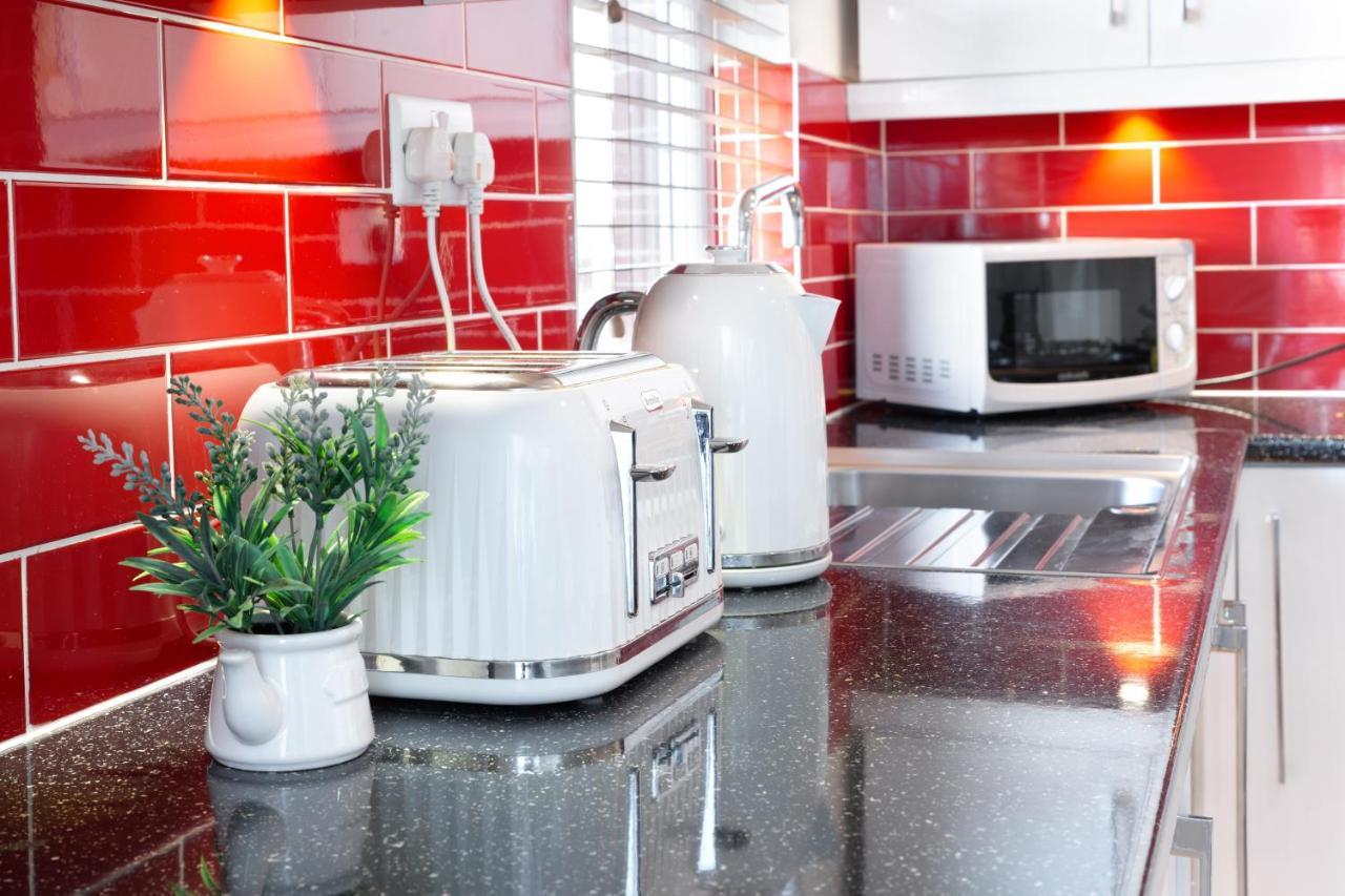 Modern Apartment Close To City Centre With Parking Leeds  Dış mekan fotoğraf